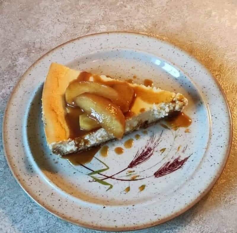 Cheesecake with the apples